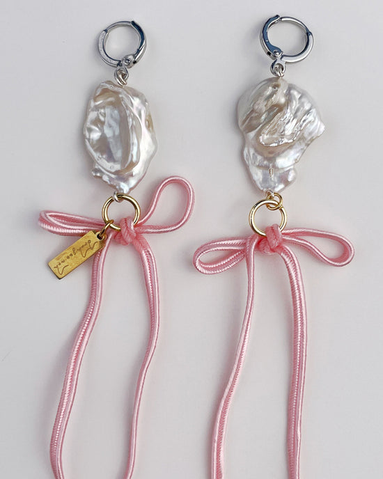 Bow and Fresh Pearl Earrings