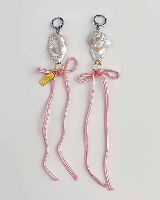 Bow and Fresh Pearl Earrings